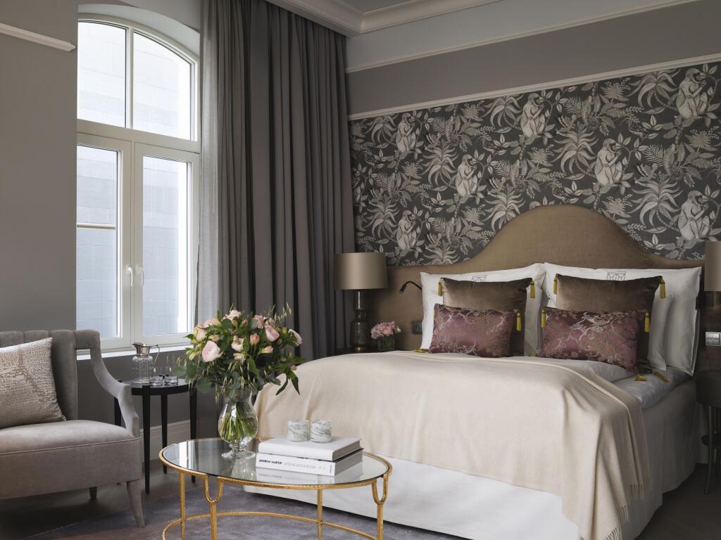 Britannia Hotel - Luxury hotel with 4 restaurants, near Stiftsgarden Royal Residence Britannia Hotel – Luxury hotel in Trondheim, Norway