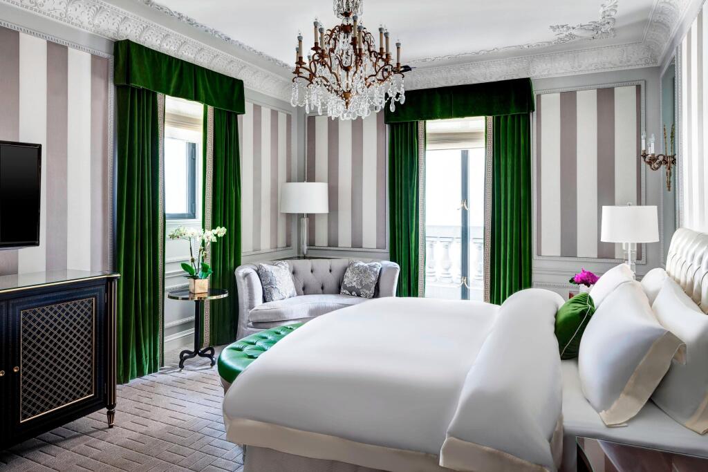 The St. Regis New York - Hotel with 24-hour fitness, near 5th Avenue The St. Regis New York – Luxury hotel in New York, United States