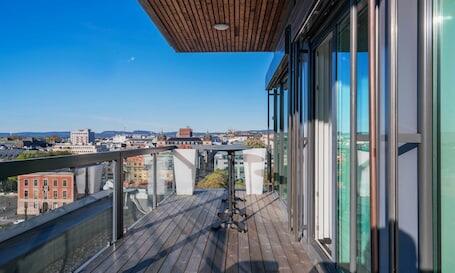 Thon Hotel Opera - Hotel with restaurant, near Oslo Public Library Thon Hotel Opera – Luxury hotel in Oslo, Norway