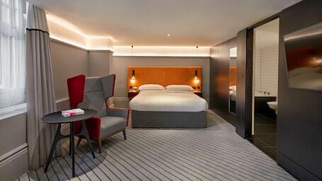 ANDAZ LONDON LIVERPOOL STREET, BY HYATT - Luxury hotel with 5 restaurants, near Old Spitalfields Market ANDAZ LONDON LIVERPOOL STREET, BY HYATT – Luxury hotel in London, United Kingdom
