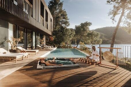 Maslina Resort - Stari Grad beachfront hotel with spa and free beach shuttle Maslina Resort – Luxury hotel in Stari Grad, Croatia