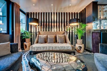 Image of The One Alma Paris