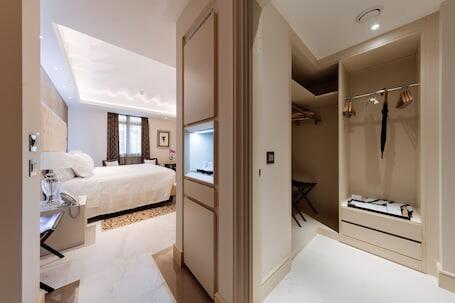 Aleph Rome Hotel Curio Collection by Hilton – Luxury hotel in Rome, Italy