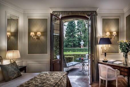 Villa Franceschi Hotel & Resort - Riverfront hotel in Mira with outdoor pool and restaurant Villa Franceschi Hotel & Resort – Luxury hotel in Mira, Italy