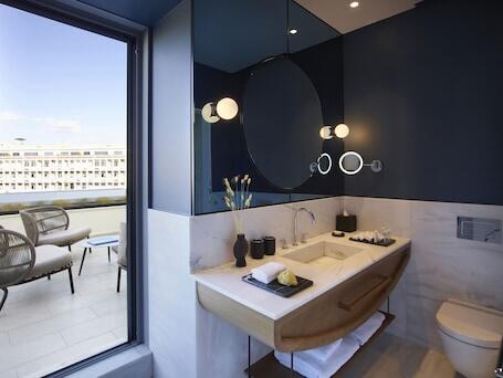 Image of xenodocheio Milos