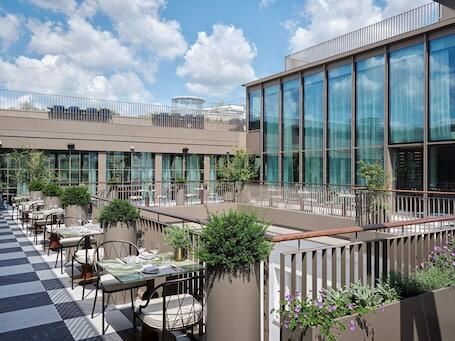 Rosewood Vienna - Luxury hotel with full-service spa, connected to a rail/subway station, near Vienna State Opera
 Rosewood Vienna – Luxury hotel in Vienna, Austria
