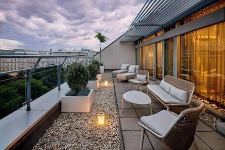 Le Méridien Wien - Luxury hotel with restaurant, near Vienna State Opera  Le Méridien Wien – Luxury hotel in Vienna, Austria