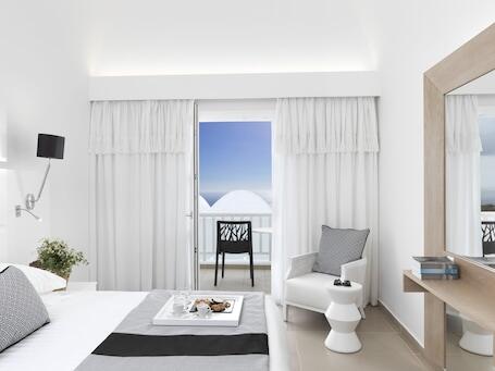 Aressana Spa Hotel and Suites - Luxury hotel with spa, near Santorini Caldera Aressana Spa Hotel and Suites – Luxury hotel in Santorini, Greece