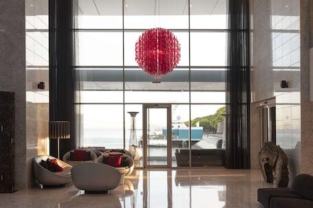Myriad by SANA Hotels - Luxury hotel with full-service spa, connected to the convention center, near Lisbon International Exhibition Fair
 Myriad by SANA Hotels – Luxury hotel in Lisbon, Portugal