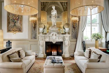 Villa Cora - Luxury hotel with spa, near Ponte Vecchio Villa Cora – Luxury hotel in Florence, Italy