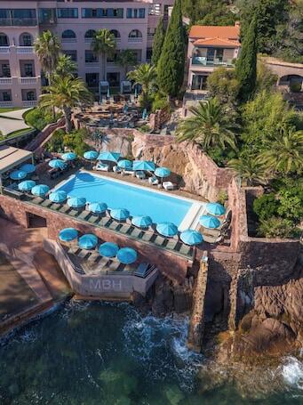 Tiara Miramar Beach Resort - Theoule-sur-Mer beachfront hotel with 2 restaurants and spa Tiara Miramar Beach Resort – Luxury hotel in Theoule-sur-Mer, France
