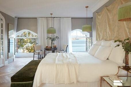 Château de Théoule - Theoule-sur-Mer beachfront hotel with spa and outdoor pool Château de Théoule – Luxury hotel in Theoule-sur-Mer, France