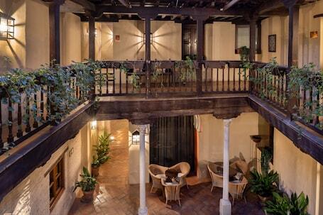 Hotel Palacio de Santa Paula, Autograph Collection - Luxury hotel with restaurant, near Calle Gran Via de Colon  Hotel Palacio de Santa Paula, Autograph Collection – Luxury hotel in Granada, Spain