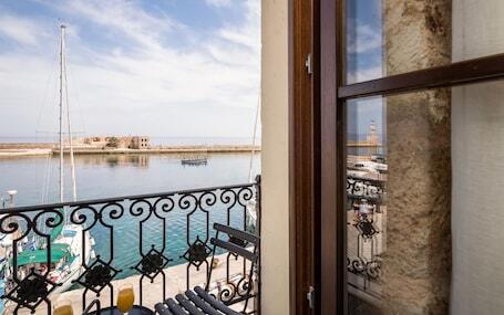 Ambassadors Residence Boutique Hotel Chania - Waterfront hotel with private beach, near Nea Chora Beach Ambassadors Residence Boutique Hotel Chania – Luxury hotel in Chania, Greece