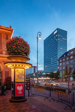 Radisson Collection Royal Hotel, Copenhagen - Luxury hotel with restaurant, near Tivoli Gardens  Radisson Collection Royal Hotel, Copenhagen – Luxury hotel in Copenhagen, Denmark