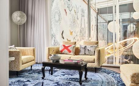 ANDAZ AMSTERDAM, PRINSENGRACHT, BY HYATT - Waterfront hotel with 2 restaurants, near Leidseplein ANDAZ AMSTERDAM, PRINSENGRACHT, BY HYATT – Luxury hotel in Amsterdam, Netherlands