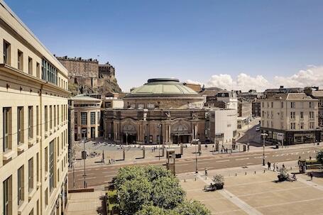Sheraton Grand Hotel & Spa, Edinburgh - Luxury hotel with spa, near Edinburgh Gin Distillery  Sheraton Grand Hotel & Spa, Edinburgh – Luxury hotel in Edinburgh, United Kingdom