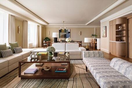Four Seasons Hotel Miami – Luxury hotel in Miami, United States