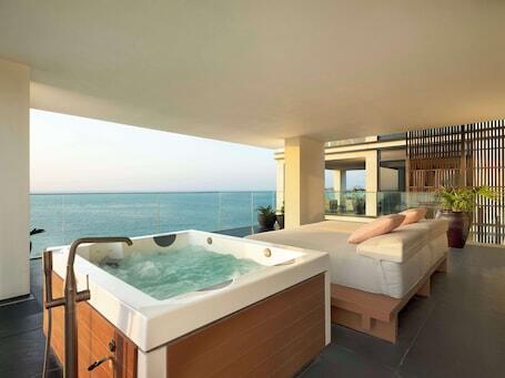 Banyan Tree Dubai at Bluewaters - Luxury beachfront hotel with spa, near Marina Beach Banyan Tree Dubai at Bluewaters – Luxury hotel in Dubai, United Arab Emirates