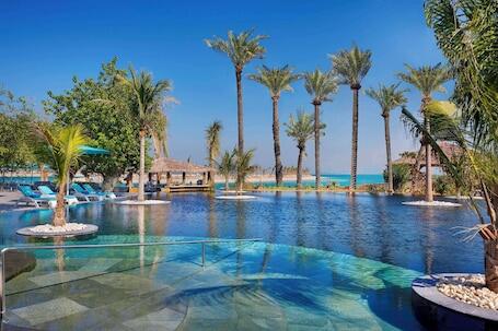Anantara World Islands Dubai Resort - Dubai beachfront hotel with 3 restaurants and spa Anantara World Islands Dubai Resort – Luxury hotel in Dubai, United Arab Emirates