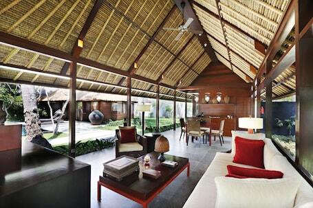 Kayumanis Jimbaran Private Estate & Spa - Luxury hotel with spa, near Jimbaran Beach Kayumanis Jimbaran Private Estate & Spa – Luxury hotel in Jimbaran, Indonesia