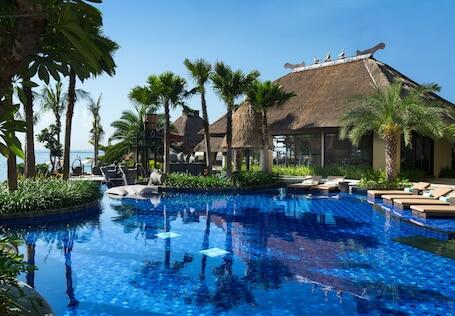 Holiday Inn Resort Bali Nusa Dua by IHG - Luxury beachfront hotel with spa, near Bali Nusa Dua Convention Centre Holiday Inn Resort Bali Nusa Dua by IHG – Luxury hotel in Nusa Dua, Indonesia