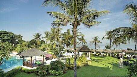 Holiday Inn Resort Baruna Bali by IHG - Luxury beachfront hotel with spa, near Kuta Beach Holiday Inn Resort Baruna Bali by IHG – Luxury hotel in Kuta, Indonesia