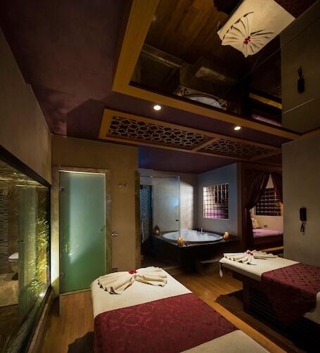 Image of Titanic Port Bakirkoy