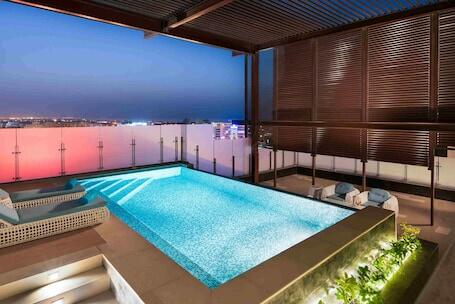 Grand Millennium Muscat - Luxury Muscat hotel with full-service spa, connected to a shopping center Grand Millennium Muscat – Luxury hotel in Muscat, Oman