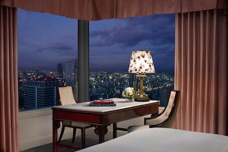 The Ritz-Carlton, Osaka - Luxury hotel with full-service spa, connected to a shopping center, near Osaka Station City
 The Ritz-Carlton, Osaka – Luxury hotel in Osaka, Japan