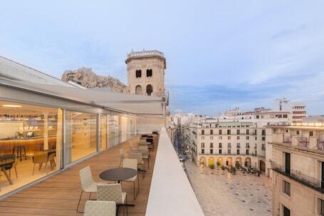 Eurostars Pórtico Alicante - Luxury hotel with restaurant, connected to the convention center, near Alicante Harbour
 Eurostars Pórtico Alicante – Luxury hotel in Alicante, Spain