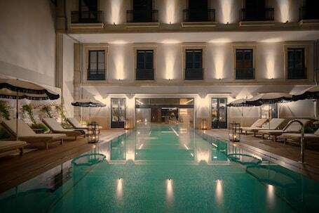 GA Palace Hotel - Luxury hotel with full-service spa, connected to a shopping center, near Praça da Batalha
 GA Palace Hotel – Luxury hotel in Porto, Portugal