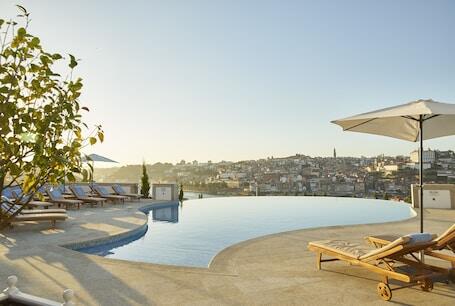 The Yeatman Hotel - Luxury hotel with full-service spa, connected to a shopping center, near Taylor’s Port Cellars
 The Yeatman Hotel – Luxury hotel in Vila Nova de Gaia, Portugal