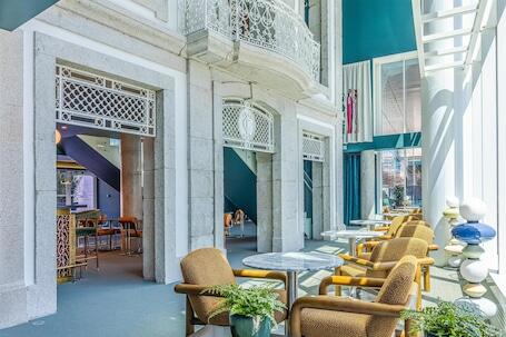 Cenica Porto Hotel, Curio Collection by Hilton - Luxury hotel with indoor pool, near Avenida dos Aliados  Cenica Porto Hotel, Curio Collection by Hilton – Luxury hotel in Porto, Portugal