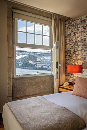 Pestana Vintage Porto Hotel & World Heritage Site - Luxury hotel with restaurant, near Porto Historic Center  Pestana Vintage Porto Hotel & World Heritage Site – Luxury hotel in Porto, Portugal