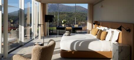 Octant Douro - Riverfront hotel in Castelo de Paiva with 2 bars/lounges and spa  Octant Douro – Luxury hotel in Castelo de Paiva, Portugal