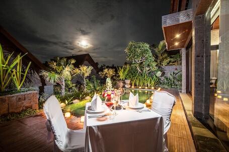 Sanctoo Suites and Villas - Luxury hotel with spa, near Sukawati Market  Sanctoo Suites and Villas – Luxury hotel in Sukawati, Indonesia