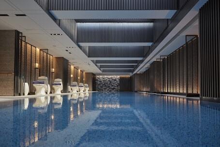 Mandarin Oriental Wangfujing, Beijing - Luxury hotel with full-service spa, connected to a shopping center, near Wangfujing Street
 Mandarin Oriental Wangfujing, Beijing – Luxury hotel in Beijing, China