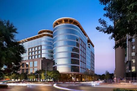 JW Marriott Hotel Beijing Central - Luxury hotel with indoor pool, connected to the convention center, near Qianmen Street
 JW Marriott Hotel Beijing Central – Luxury hotel in Beijing, China