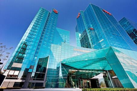 Sheraton Grand Beijing Dongcheng Hotel - Luxury hotel with full-service spa, connected to the convention center, near Yonghe Temple
 Sheraton Grand Beijing Dongcheng Hotel – Luxury hotel in Beijing, China