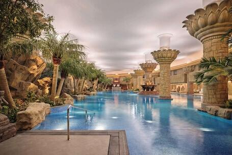 Grand Hyatt Beijing - Luxury hotel with full-service spa, connected to a shopping center, near Wangfujing Street
 Grand Hyatt Beijing – Luxury hotel in Beijing, China