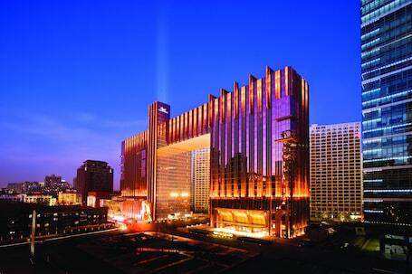 Fairmont Beijing - Luxury hotel in Beijing with 2 restaurants and 3 bars/lounges  Fairmont Beijing – Luxury hotel in Beijing, China