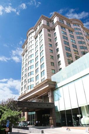 Beijing Pudi Hotel - Luxury hotel with indoor pool, near Wangfujing Street  Beijing Pudi Hotel – Luxury hotel in Beijing, China