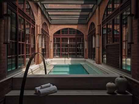 Capella Shanghai, Jian Ye Li - Luxury hotel with full-service spa, connected to a shopping center, near Jing'an Temple
 Capella Shanghai, Jian Ye Li – Luxury hotel in Shanghai, China