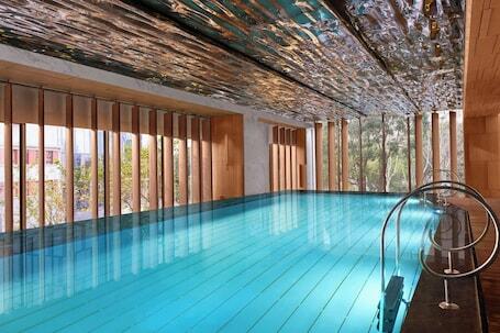The St. Regis on the Bund, Shanghai - Luxury hotel with full-service spa, connected to a shopping center, near The Bund
 The St. Regis on the Bund, Shanghai – Luxury hotel in Shanghai, China