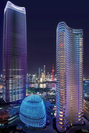 W Shanghai - The Bund - Luxury hotel with indoor pool, connected to a shopping center, near 1933 Old Millfun
 W Shanghai - The Bund – Luxury hotel in Shanghai, China