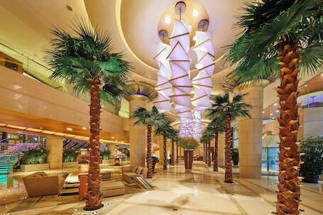The Westin Bund Center, Shanghai - Luxury hotel with 3 restaurants, near Nanjing Road Shopping District  The Westin Bund Center, Shanghai – Luxury hotel in Shanghai, China