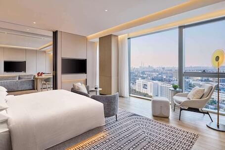 Hilton Shanghai Zhangjiang Science City - Luxury hotel in Shanghai with 2 restaurants and indoor pool  Hilton Shanghai Zhangjiang Science City – Luxury hotel in Shanghai, China