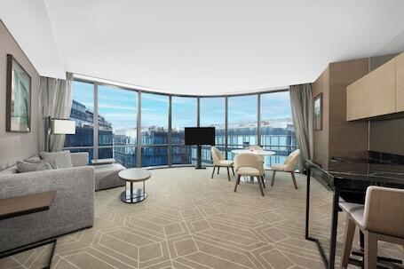 Hyatt Place Shanghai Hongqiao CBD - Luxury hotel with indoor pool, connected to the convention center, near Hongqiao Tiandi
 Hyatt Place Shanghai Hongqiao CBD – Luxury hotel in Shanghai, China