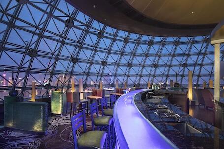 Radisson Blu Hotel Shanghai New World - Luxury hotel with full-service spa, connected to a shopping center, near Madame Tussauds Wax Museum
 Radisson Blu Hotel Shanghai New World – Luxury hotel in Shanghai, China